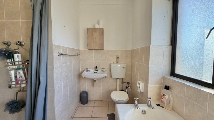 To Let 3 Bedroom Property for Rent in Longdown Western Cape
